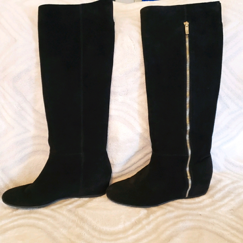 BCBGeneration Isanna black suede boots
